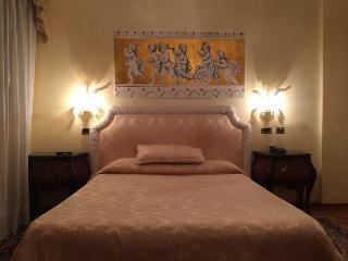The Foscarini 4*