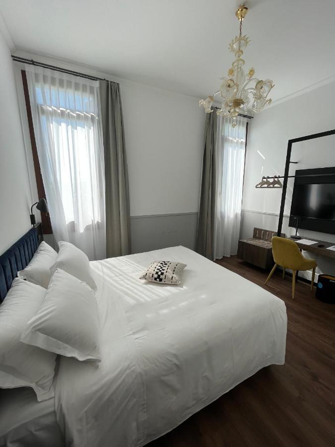 The Foscarini 4*